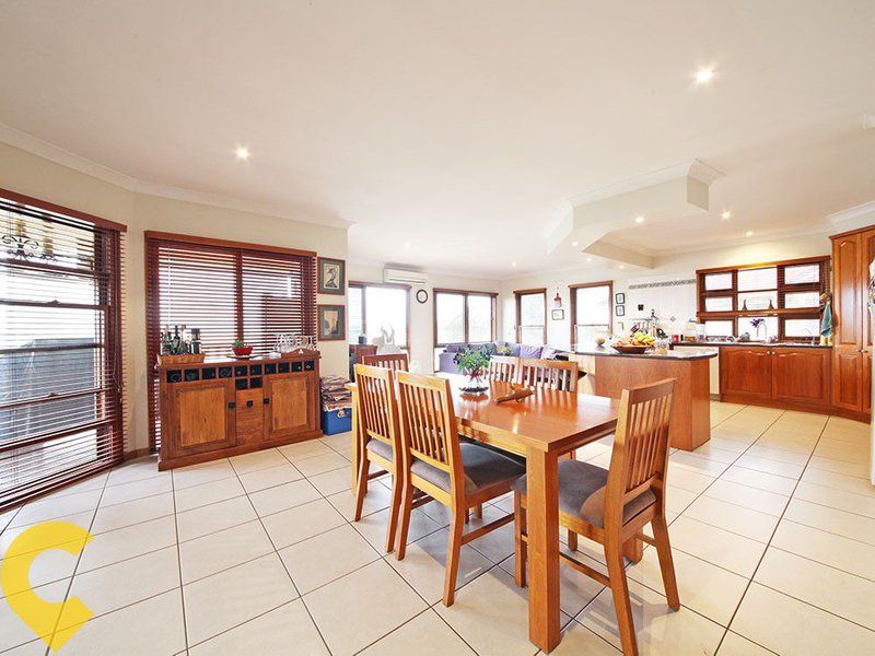 Photo - 14 Edgewater Court, Murrumba Downs QLD 4503 - Image 5