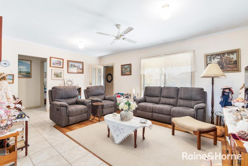 Photo - 14 Edinburgh Grove, Strathalbyn SA 5255 - Image 4