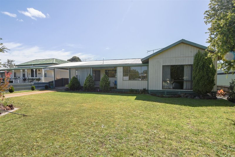 14 Edinburgh Road, Edenhope VIC 3318