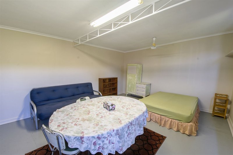 Photo - 14 Edinburgh Road, Edenhope VIC 3318 - Image 11