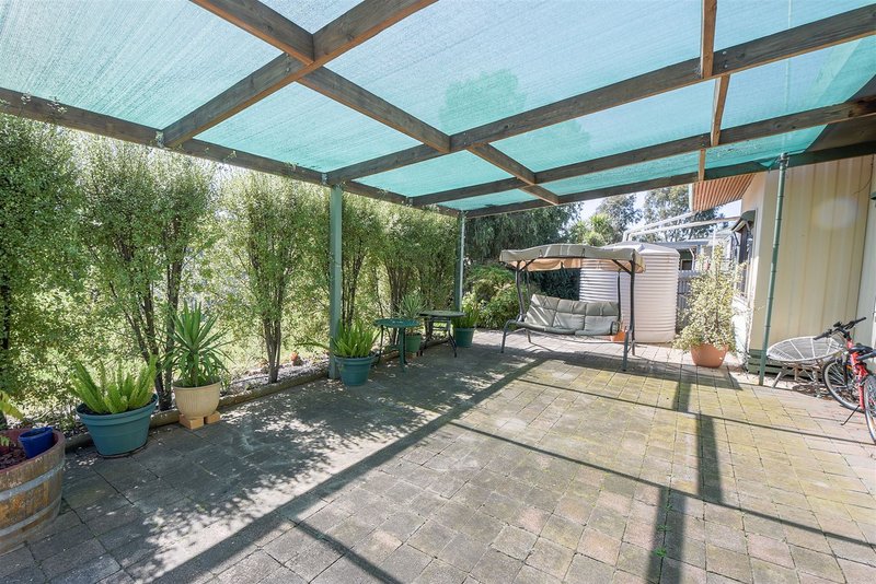 Photo - 14 Edinburgh Road, Edenhope VIC 3318 - Image 12