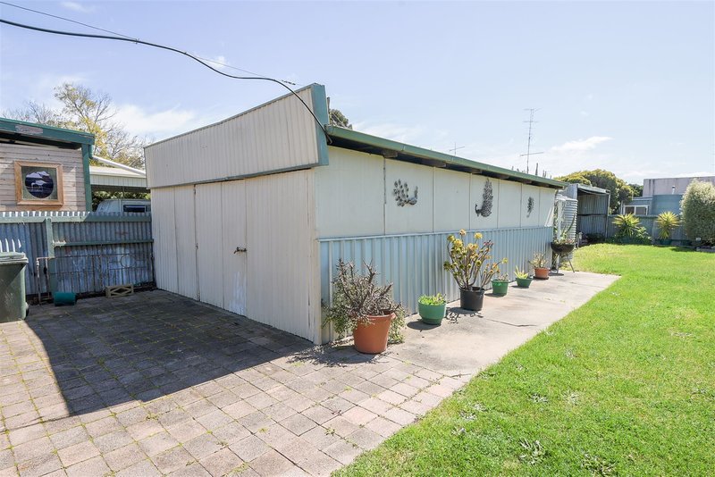 Photo - 14 Edinburgh Road, Edenhope VIC 3318 - Image 13