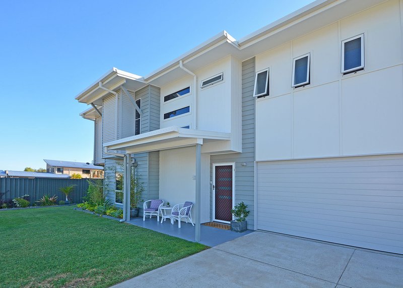 Photo - 14 Eds Place, Burrum Heads QLD 4659 - Image 7