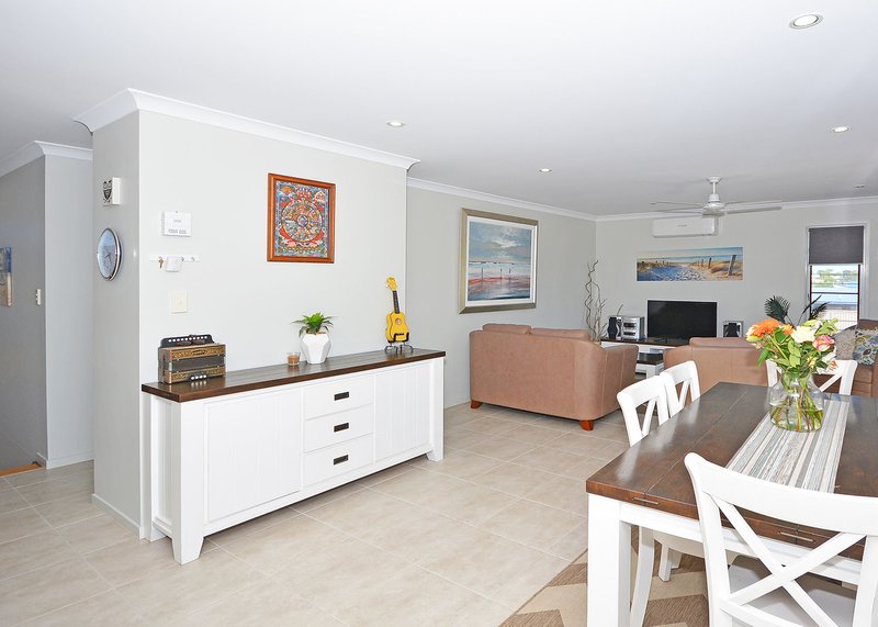 Photo - 14 Eds Place, Burrum Heads QLD 4659 - Image 10