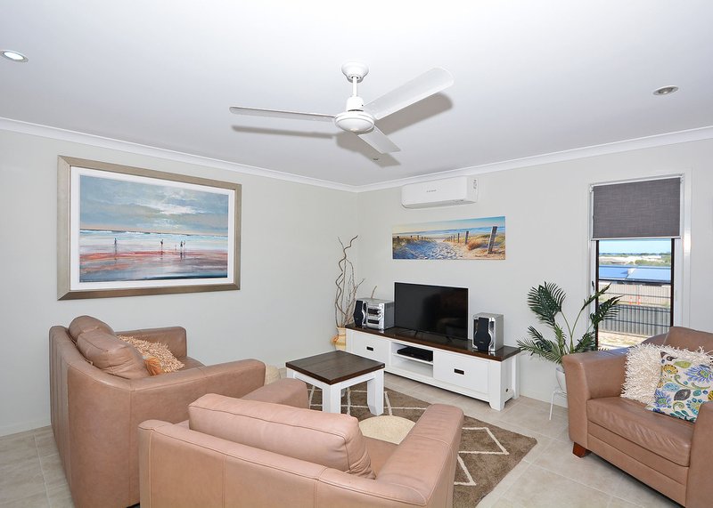 Photo - 14 Eds Place, Burrum Heads QLD 4659 - Image 11