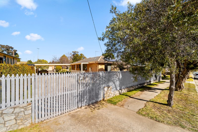 Photo - 14 Elizabeth Crescent, Queanbeyan East NSW 2620 - Image 3