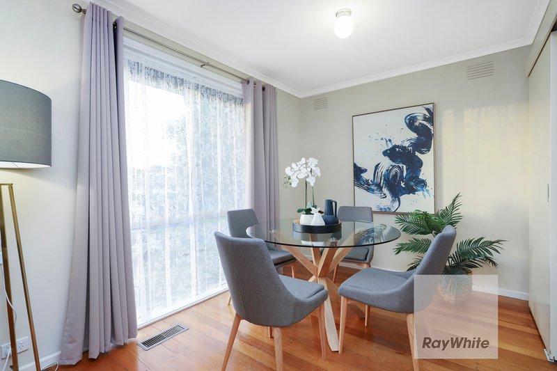 Photo - 14 Ellesmere Crescent, Gladstone Park VIC 3043 - Image 6