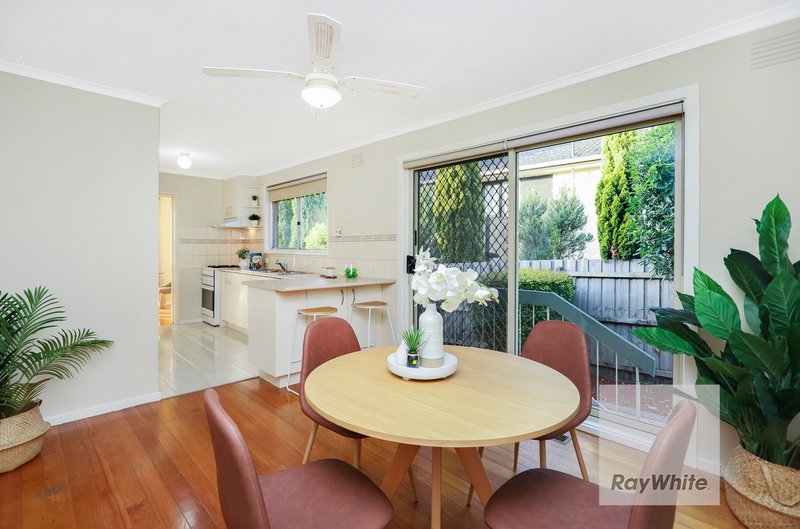 Photo - 14 Ellesmere Crescent, Gladstone Park VIC 3043 - Image 9