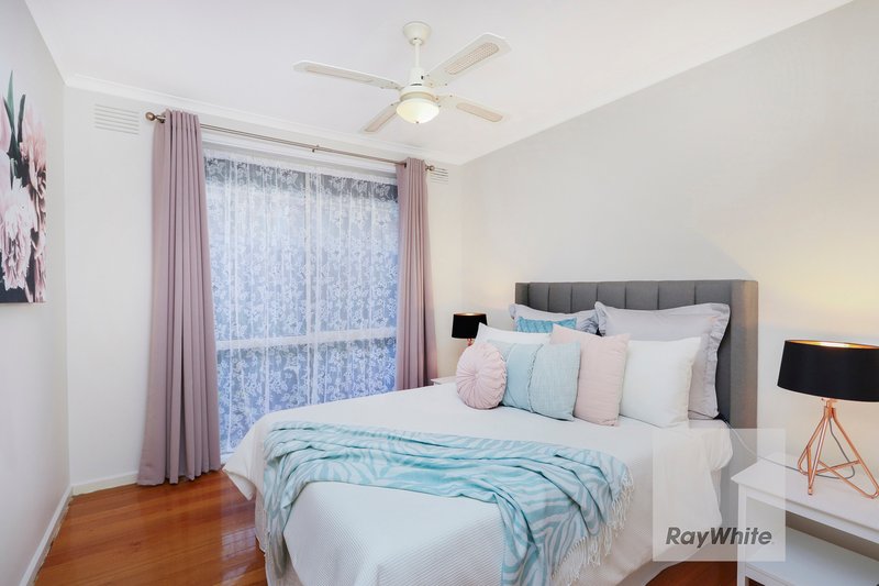 Photo - 14 Ellesmere Crescent, Gladstone Park VIC 3043 - Image 14