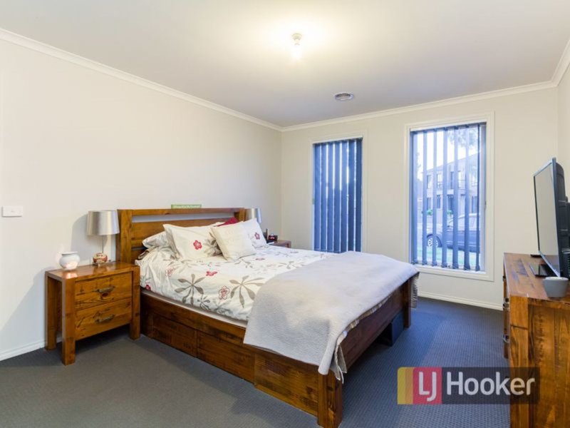 Photo - 14 Elliott Parade, Lynbrook VIC 3975 - Image 7