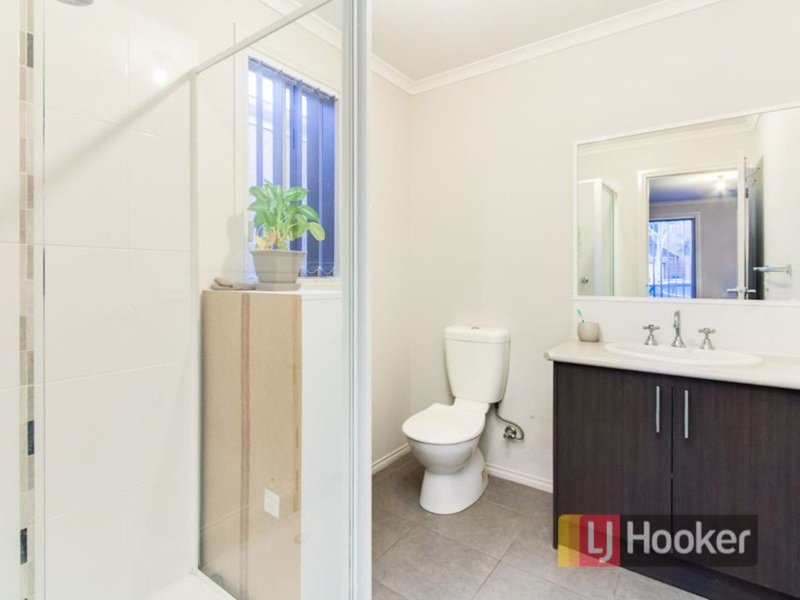 Photo - 14 Elliott Parade, Lynbrook VIC 3975 - Image 8