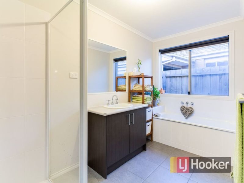 Photo - 14 Elliott Parade, Lynbrook VIC 3975 - Image 10