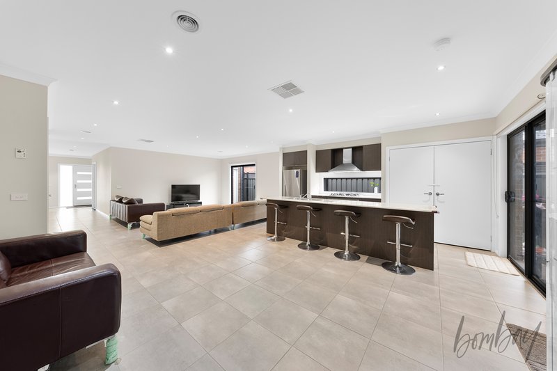 Photo - 14 Elmhurst Road, Wollert VIC 3750 - Image 5
