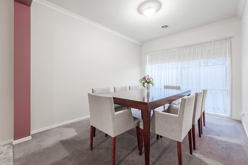 Photo - 14 Elmwood Place, Craigieburn VIC 3064 - Image 9