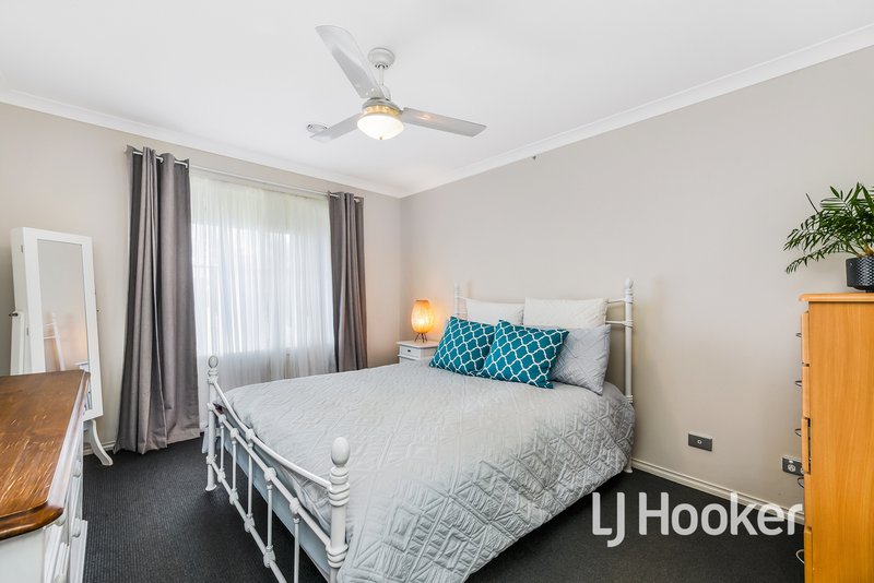 Photo - 14 Emerald Crescent, Koo Wee Rup VIC 3981 - Image 9