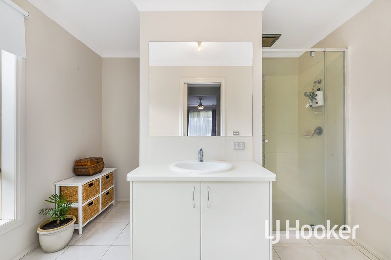 Photo - 14 Emerald Crescent, Koo Wee Rup VIC 3981 - Image 10