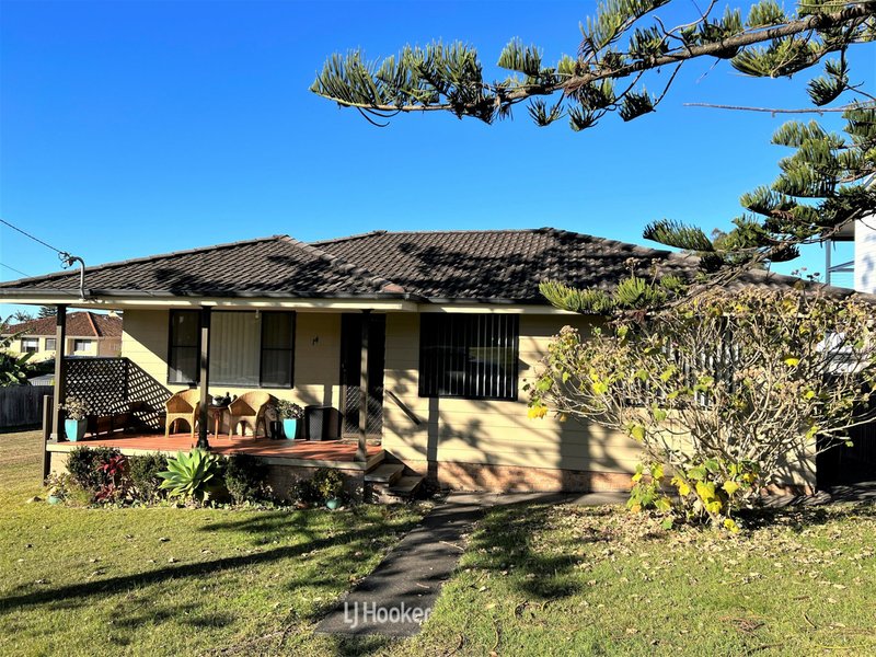 14 Emerald Drive, Diamond Beach NSW 2430