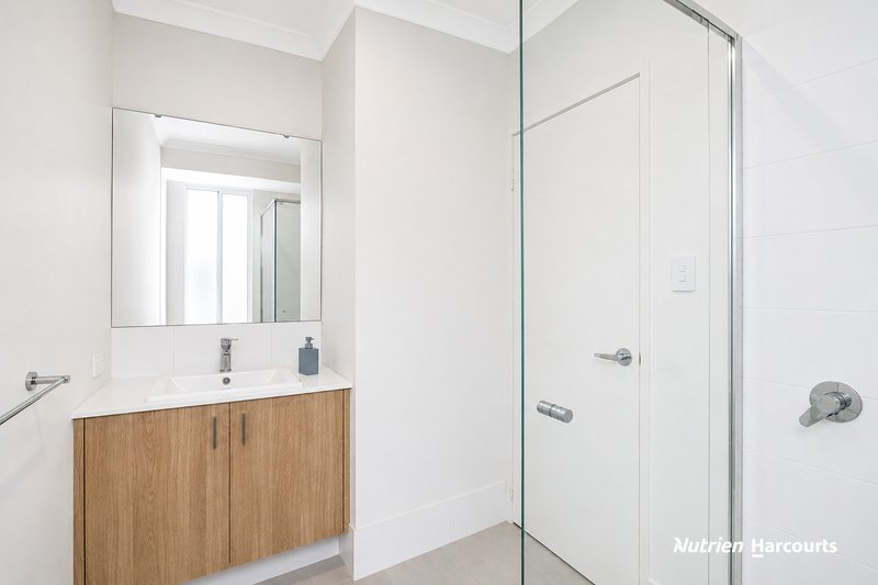 Photo - 14 Empire Way, Yanchep WA 6035 - Image 9