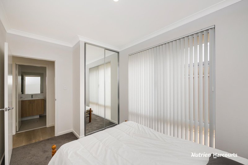Photo - 14 Empire Way, Yanchep WA 6035 - Image 12