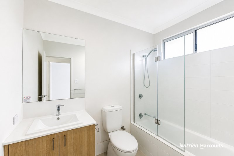 Photo - 14 Empire Way, Yanchep WA 6035 - Image 13