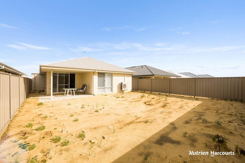 Photo - 14 Empire Way, Yanchep WA 6035 - Image 16