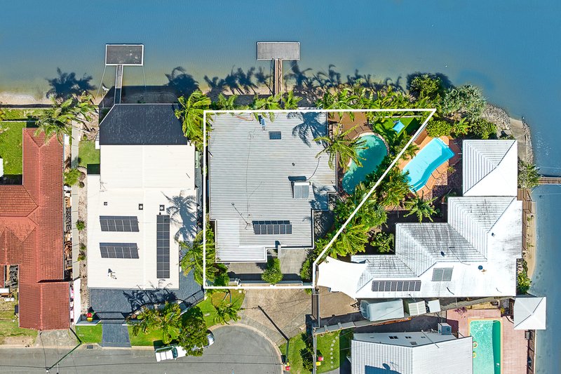 Photo - 14 Ensenada Court, Broadbeach Waters QLD 4218 - Image 19