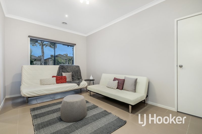 Photo - 14 Esprit Avenue, Cranbourne North VIC 3977 - Image 6