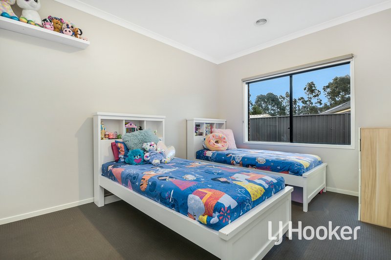 Photo - 14 Esprit Avenue, Cranbourne North VIC 3977 - Image 14