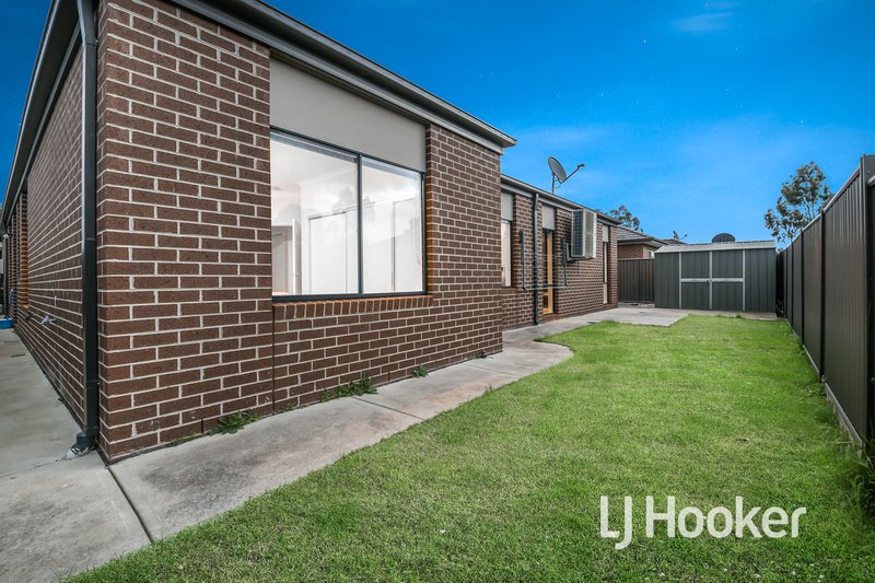 Photo - 14 Esprit Avenue, Cranbourne North VIC 3977 - Image 16