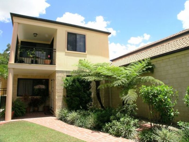 Photo - 14 Estate Place, Holland Park West QLD 4121 - Image 8