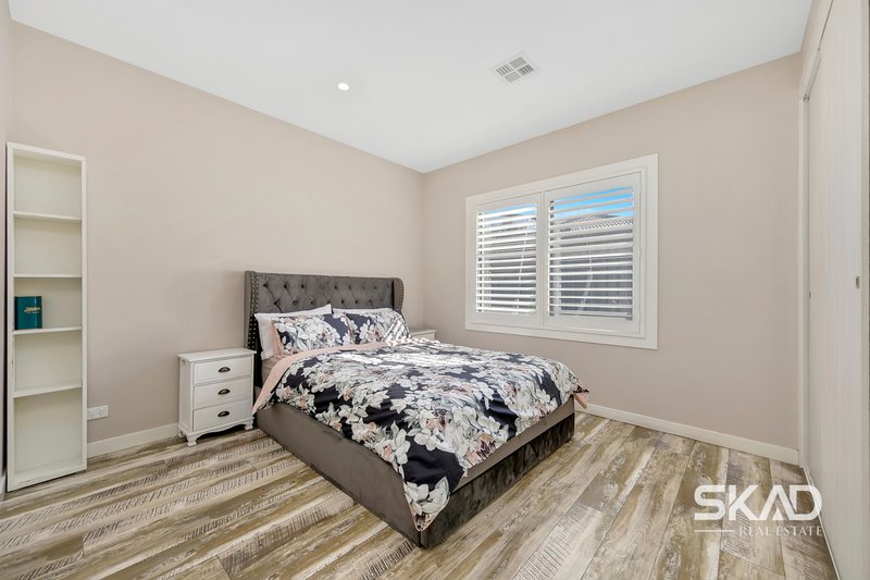 Photo - 14 Euphoria Street, Craigieburn VIC 3064 - Image 17