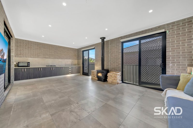 Photo - 14 Euphoria Street, Craigieburn VIC 3064 - Image 20