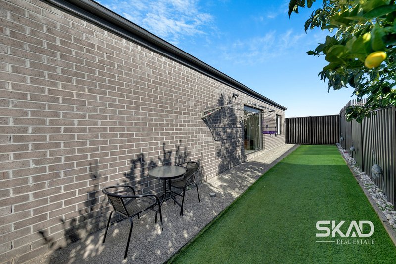 Photo - 14 Euphoria Street, Craigieburn VIC 3064 - Image 22