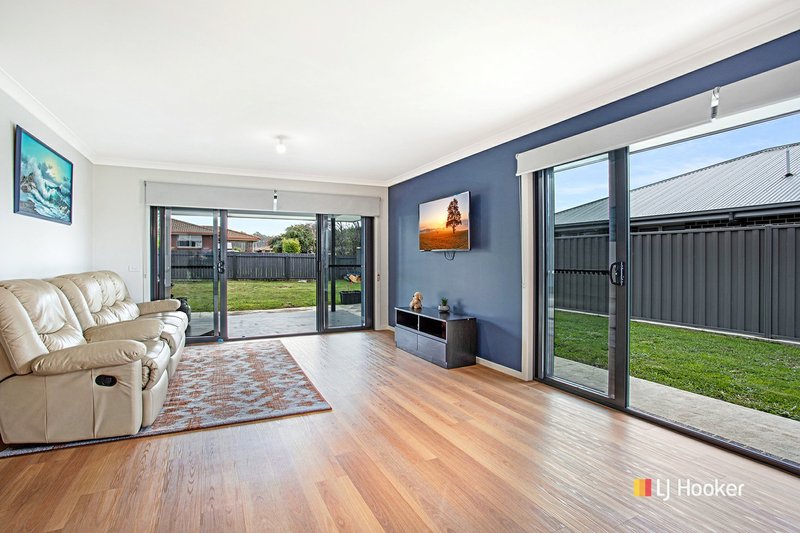 Photo - 14 Eveline Court, Devonport TAS 7310 - Image 6