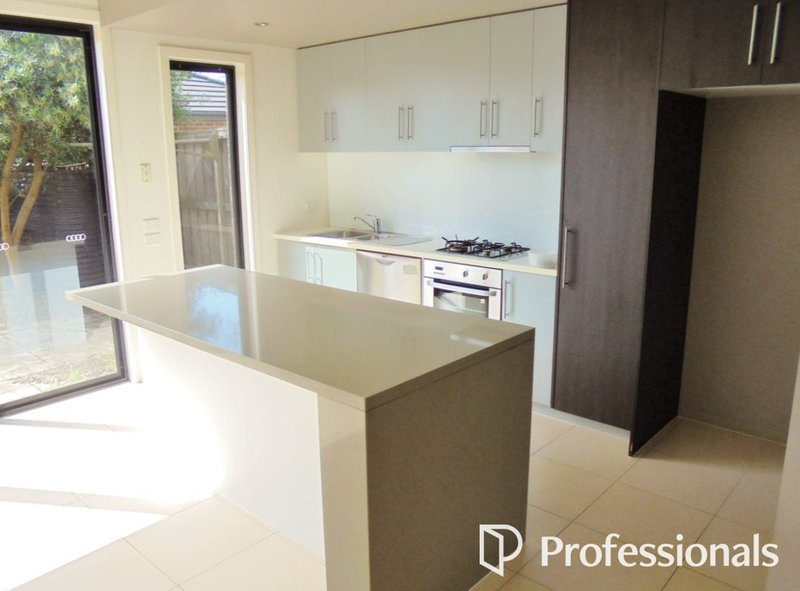 Photo - 14 Evergreen Boulevard, Clayton South VIC 3169 - Image 2