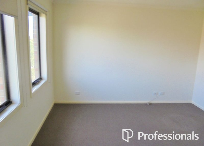 Photo - 14 Evergreen Boulevard, Clayton South VIC 3169 - Image 7