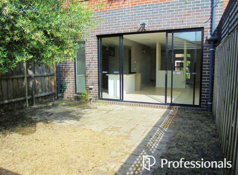 Photo - 14 Evergreen Boulevard, Clayton South VIC 3169 - Image 10
