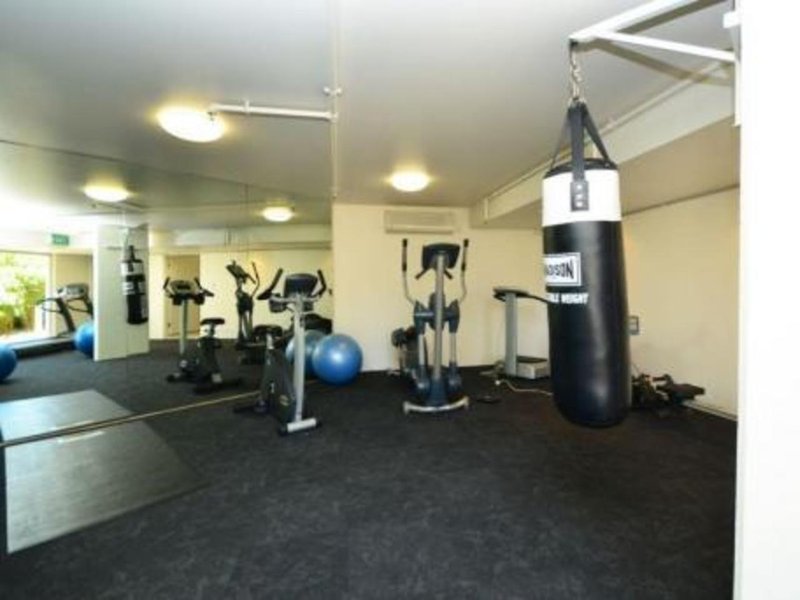 Photo - 14 Executive Drive, Burleigh Waters QLD 4220 - Image 2