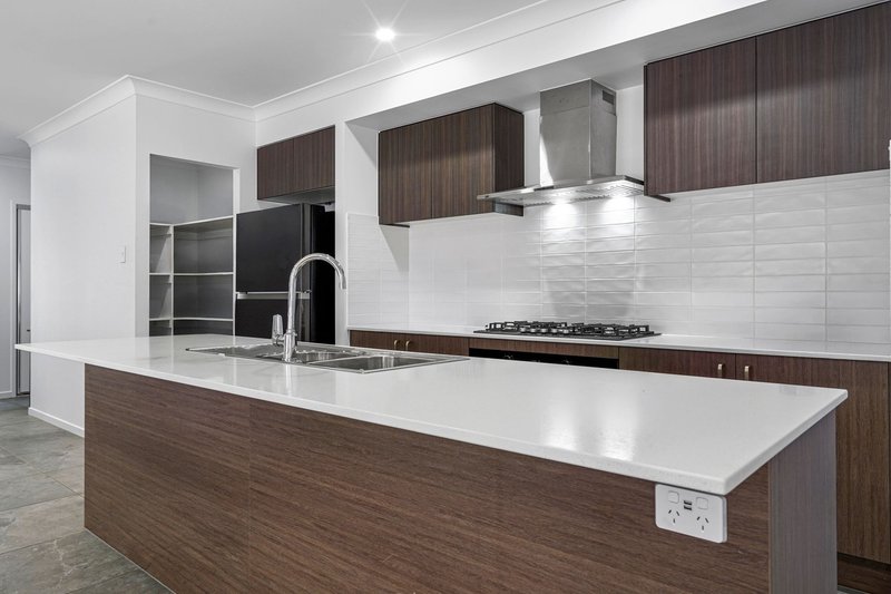 Photo - 14 Fairmount Circuit, Yarrabilba QLD 4207 - Image 2