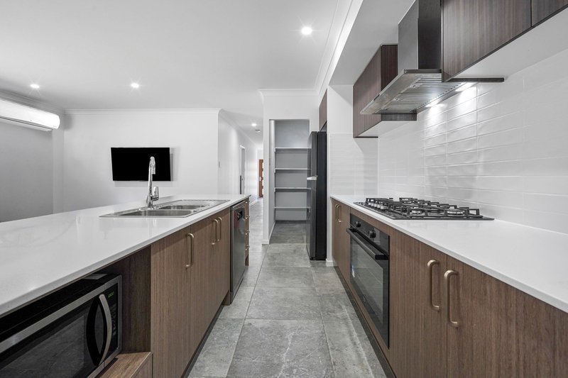Photo - 14 Fairmount Circuit, Yarrabilba QLD 4207 - Image 3
