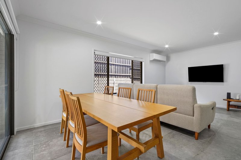 Photo - 14 Fairmount Circuit, Yarrabilba QLD 4207 - Image 7