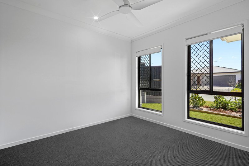 Photo - 14 Fairmount Circuit, Yarrabilba QLD 4207 - Image 8