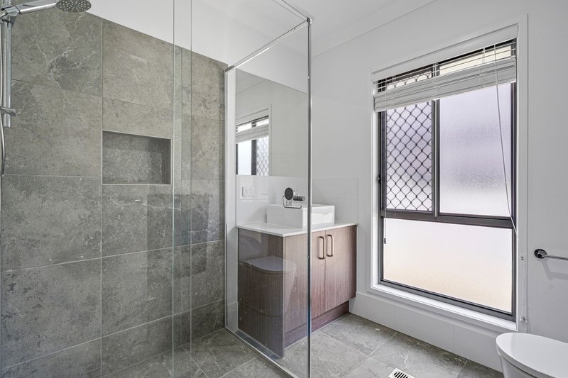 Photo - 14 Fairmount Circuit, Yarrabilba QLD 4207 - Image 11