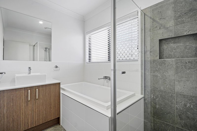 Photo - 14 Fairmount Circuit, Yarrabilba QLD 4207 - Image 13
