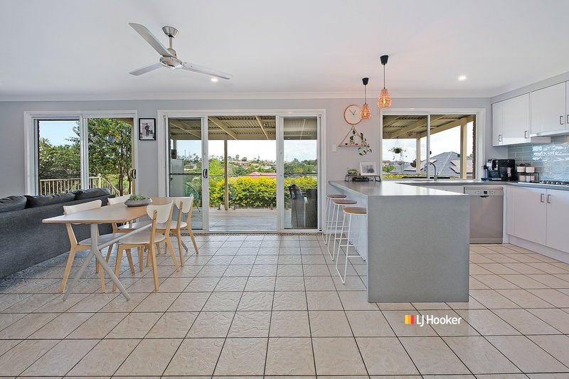 Photo - 14 Farrington Drive, Murrumba Downs QLD 4503 - Image 5