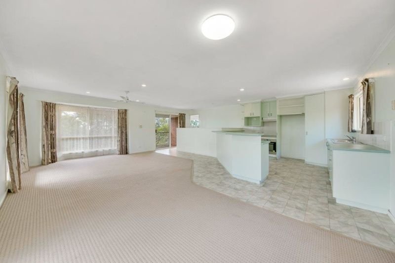 Photo - 14 Fawley Close, Telina QLD 4680 - Image 4