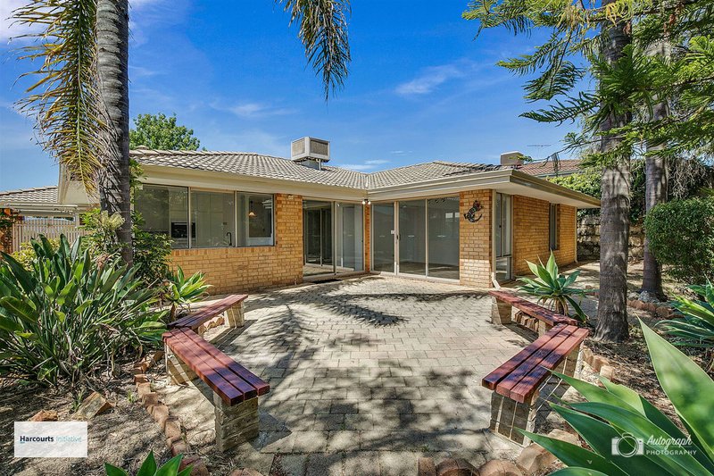 Photo - 14 Feathertop Rise, Alexander Heights WA 6064 - Image 2