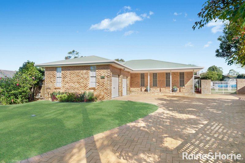 14 Ferntree Drive, Bomaderry NSW 2541