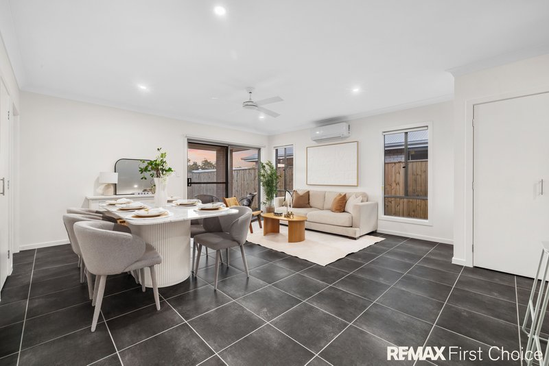 Photo - 14 Ferris Avenue, Park Ridge QLD 4125 - Image 2