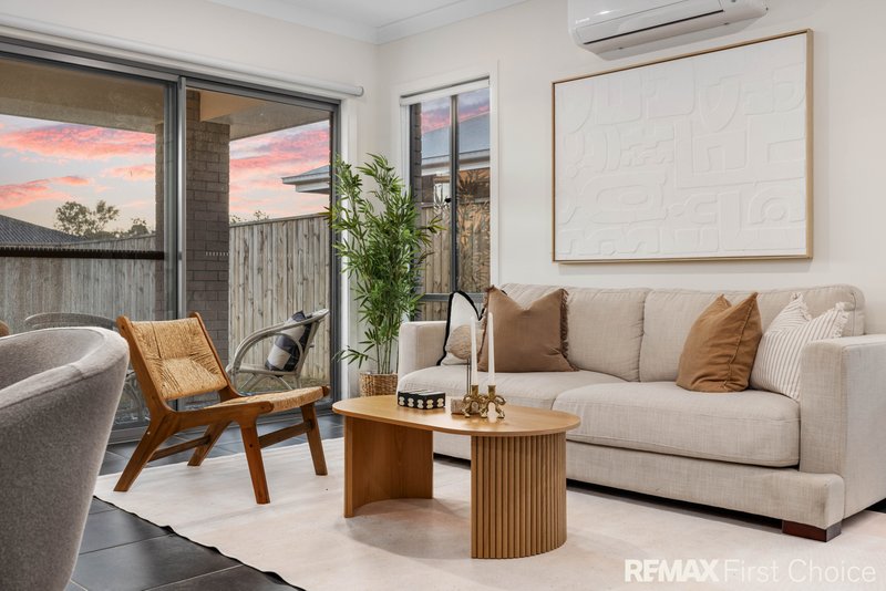 Photo - 14 Ferris Avenue, Park Ridge QLD 4125 - Image 3